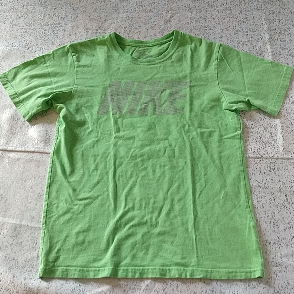Nike T-shirt